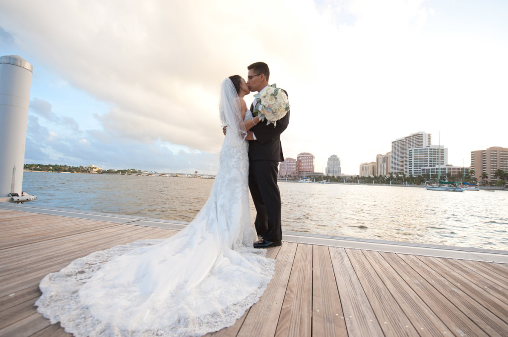 Stunning Intracoastal Bridal Portrait | The Majestic Vision Wedding Planning |Harriet Himmel Theater in Palm Beach, FL | www.themajesticvision.com