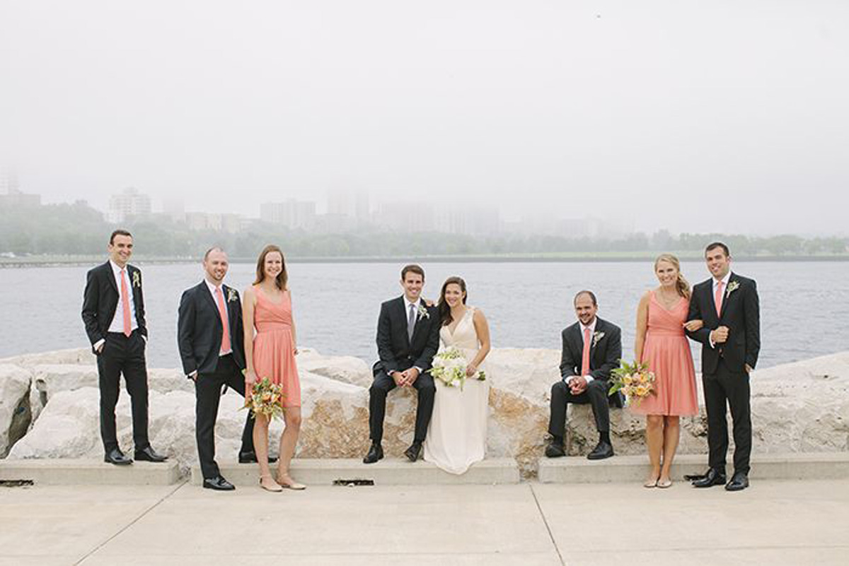 Elegant Bridal Party Portrait with Milwaukee Art Museum Background | The Majestic Vision Wedding Planning | Pritzlaff Building in Milwaukee, WI | www.themajesticvision.com | Lisa Mathewson Photography