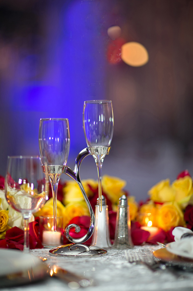 Elegant Raindrop Champagne Flutes for Indian Wedding Reception | The Majestic Vision Wedding Planning | PGA National in Palm Beach, FL | www.themajesticvision.com | Haring Photography
