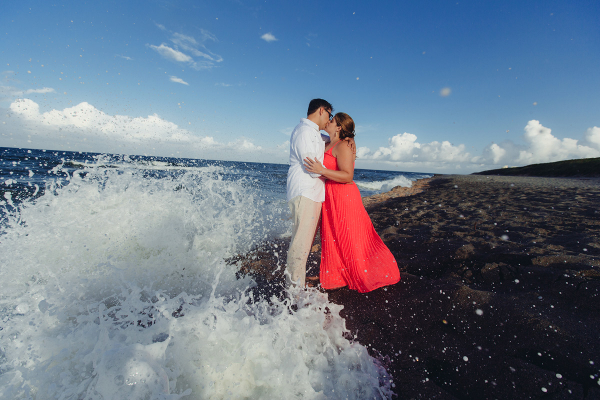 Beautiful Oceanfront Engagement Session | The Majestic Vision Wedding Planning | Blowing Rocks Preserve in Palm Beach, FL | www.themajesticvision.com | Robert Madrid Photography